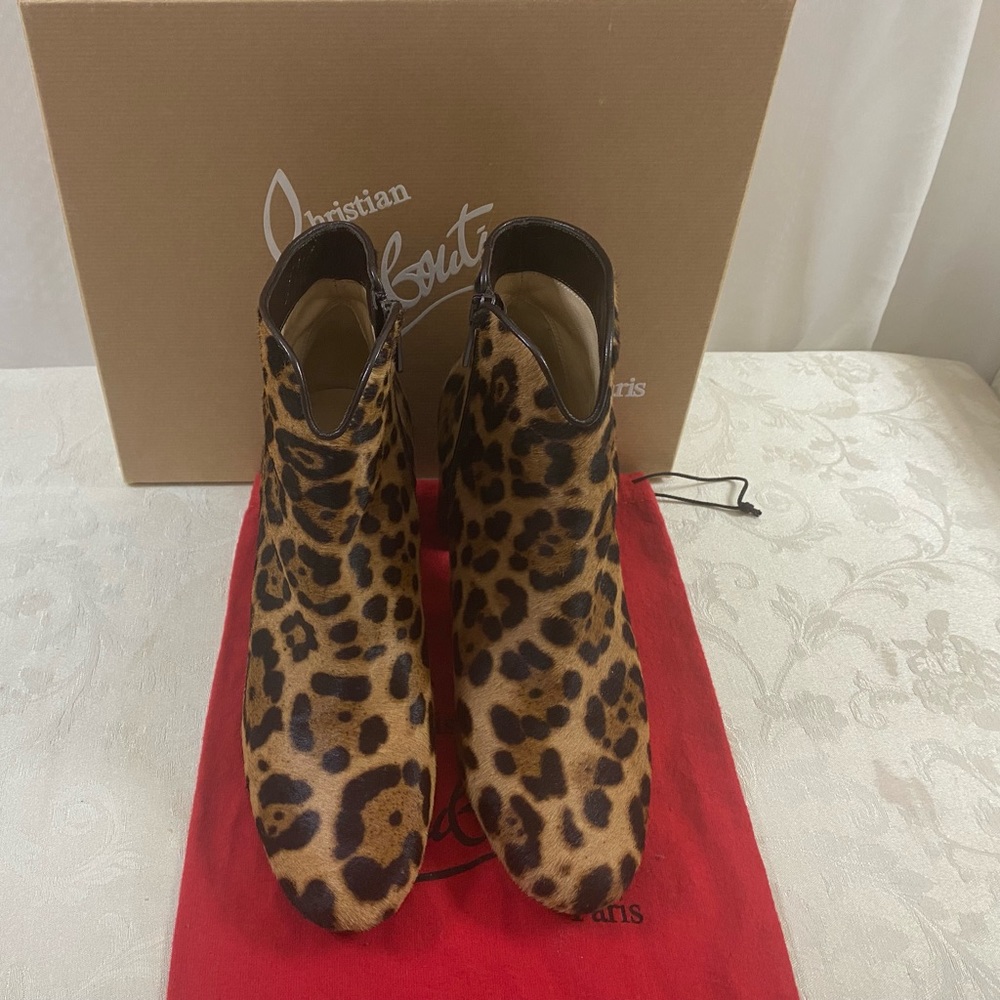 🆕 Christian Louboutin " Castarika" Collection Leopard print Boots - Picture 5 of 11